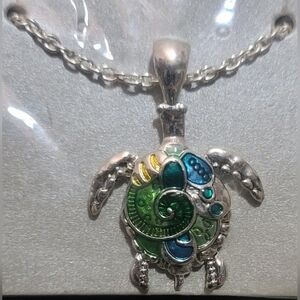 ⭐️SOLD via COMBO Listing⭐️ Silver Turtle Pendant Necklace